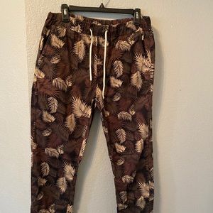 Men’s tropical print jogger pants